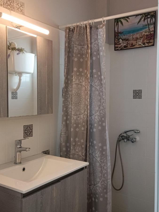 Meltemi Apartments Agia Marina  Экстерьер фото