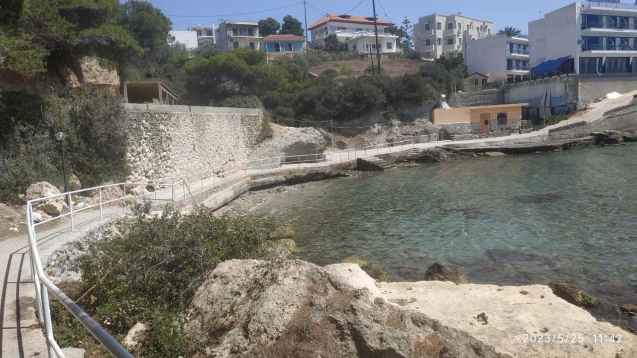 Meltemi Apartments Agia Marina  Экстерьер фото